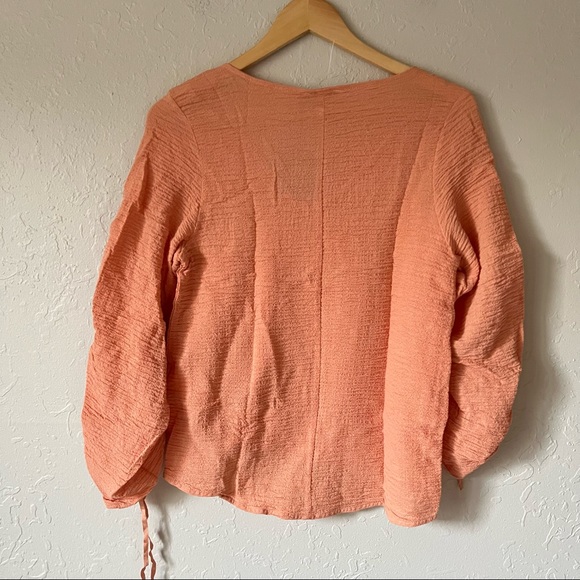 NWT Zara Crinkle V-neck top with cinch sleeves M - Picture 2 of 9